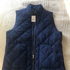 J crew navy puffer vest- brand new!